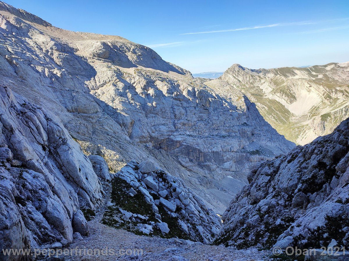 Corno Piccolo e Vetta Occidentale del Corno Grande - 02.jpg