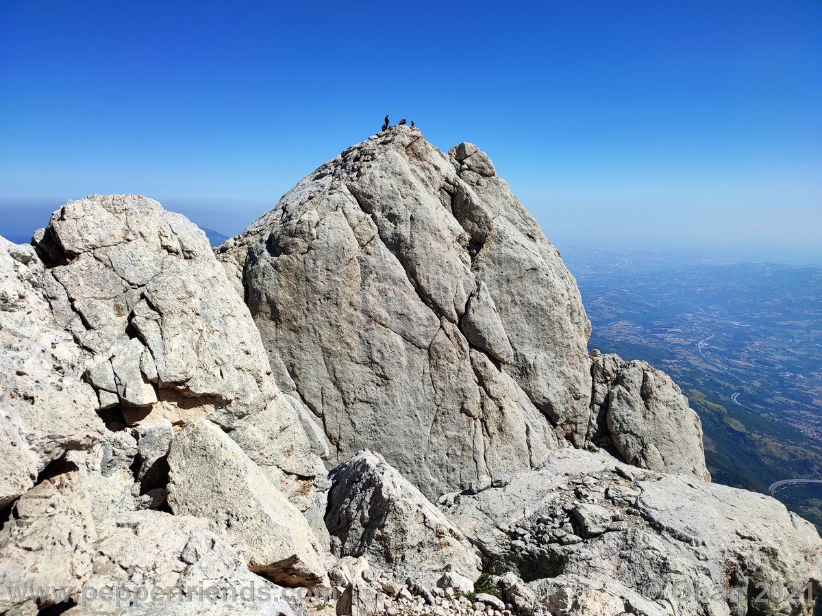 Corno Piccolo e Vetta Occidentale del Corno Grande - 09.jpg